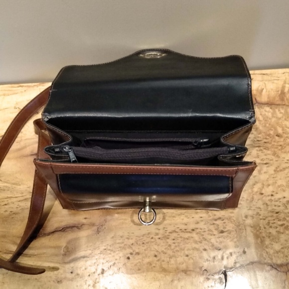 "Partio" Italian Leather Compact Purse - Picture 3 of 5